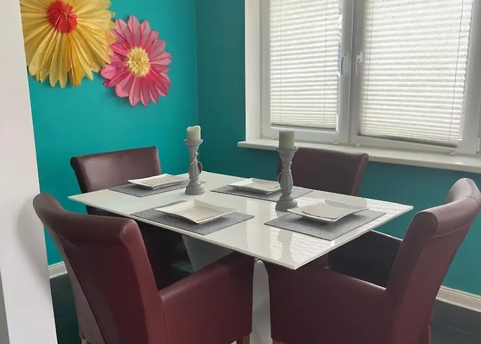 Gesamte Mit Parkplatz Halstenbek